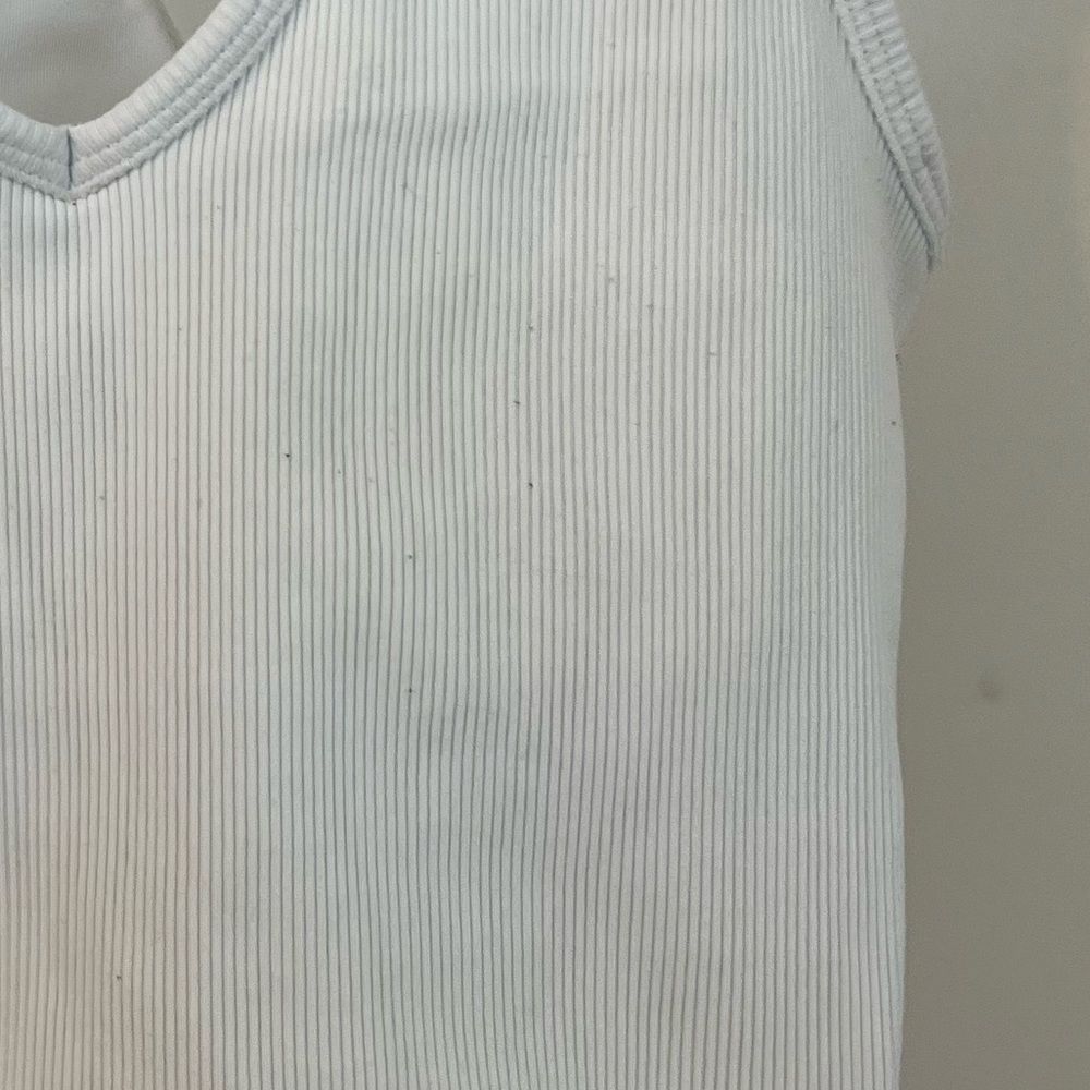 Alo Goddess Ribbed Cropped Racerback Tank - Picture 10 of 12